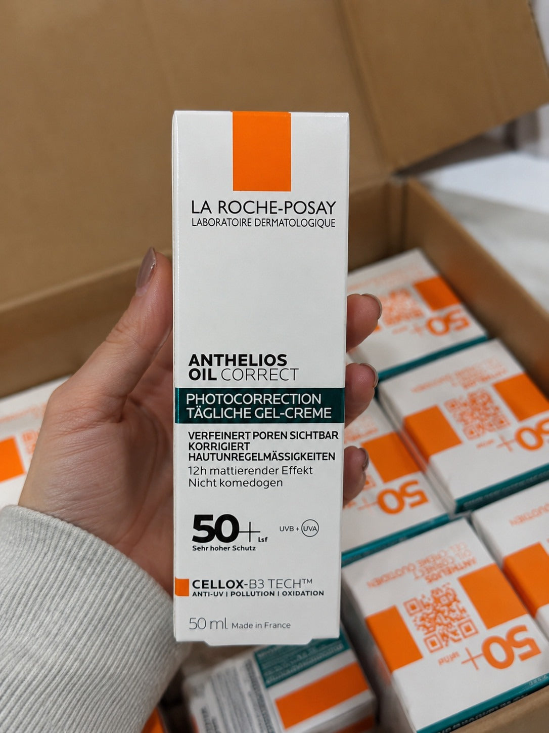 La Roche-Posay Anthelios Oil Correct Daily Gel-Cream SPF 50+ Face Sunscreen for Oily & Acne-Prone Skin, 50ml